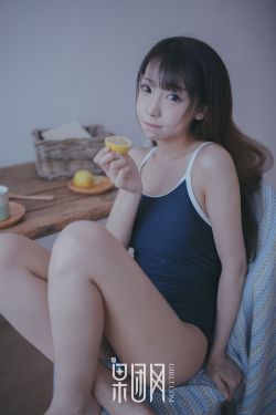 25岁女高中生